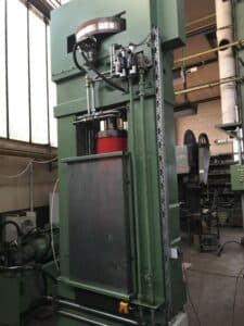 Presse à vis Hiller Lutz HYS-K160 MH - 350 tonne (Photo 12)
