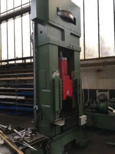 Presse à vis Hiller Lutz HYS-K160 MH - 350 tonne (Photo 11)