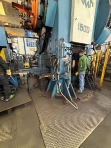 Presse de forgeage à chaud TMP Voronezh К04.038.842 - 1600 tonne (Photo 4)