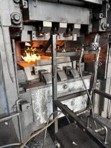 Presse de forgeage à chaud Smeral LZK 4000 - 4000 tonne (Photo 4)