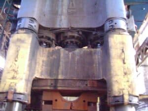 Presse de forgeage en matrice ouverte Dnepropress PA1343 - 2000 tonne (Photo 4)