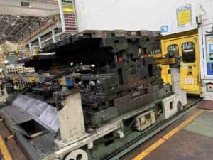 Presse d'estampage Komatsu E4T2500 - 2500 tonne (Photo 4)