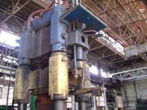 Presse de forgeage en matrice ouverte Dnepropress PA1343 - 2000 tonne (Photo 1)
