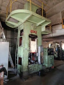 Presse d'ébavurage Zdas LU 250/800 - 250 tonne ID: 76260