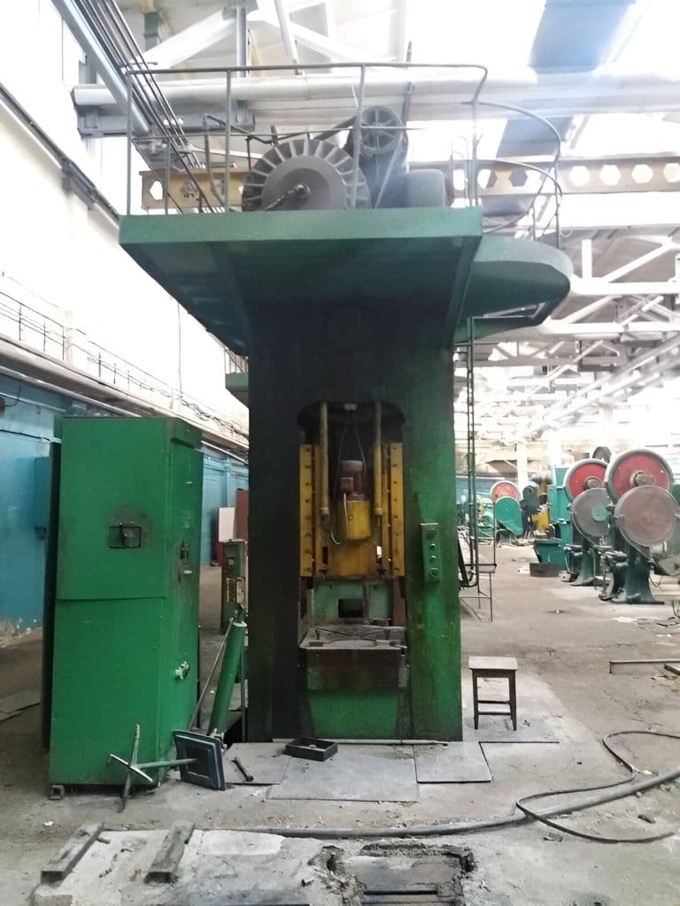 Presse d'ébavurage Zdas LU 250/800 - 250 tonne