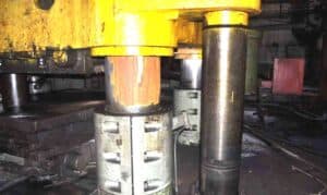 Presse de forgeage en matrice ouverte Dnepropress P3847 - 5000 tonne (Photo 6)