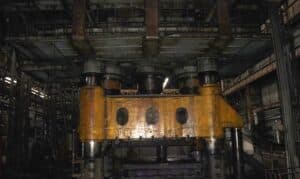 Presse de forgeage en matrice ouverte Dnepropress P3847 - 5000 tonne (Photo 17)