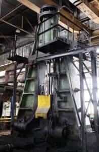 Marteau de forge SKMZ Kramatorsk MA2147 - 5 tonne (Photo 4)