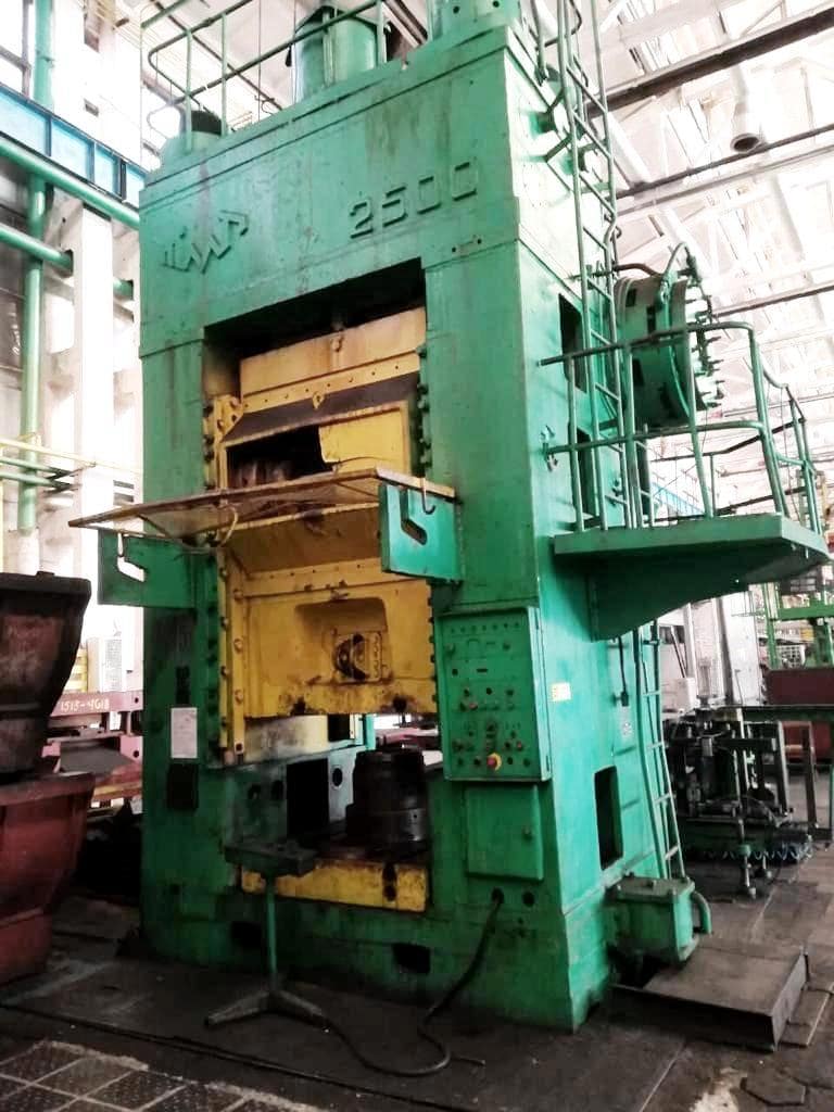 Presse à genouillère TMP Voronezh K504.003.844 - 2500 tonne