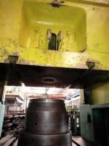 Presse à genouillère TMP Voronezh K504.003.844 - 2500 tonne (Photo 4)
