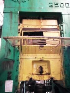 Presse à genouillère TMP Voronezh K504.003.844 - 2500 tonne (Photo 6)