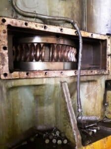 Presse d'ébavurage TMP Voronezh K2542 - 1600 tonne (Photo 1)