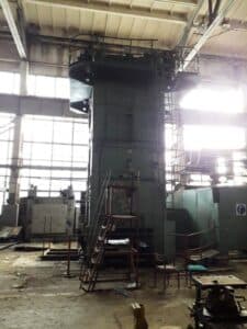 Presse d'ébavurage TMP Voronezh K2542 - 1600 tonne (Photo 2)