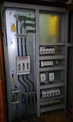 Presse hydraulique Dieffenbacher P0-F 1250A - 1250 tonne (Photo 2)
