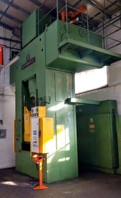 Presse hydraulique Dieffenbacher P0-F 1250A - 1250 tonne (Photo 6)