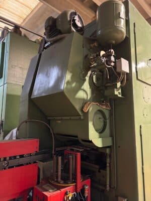 Presse à genouillère Barnaul K8340 - 1000 tonne (Photo 11)