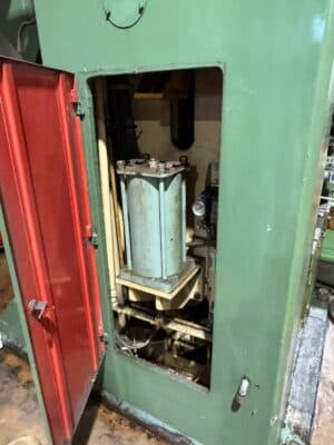 Presse à genouillère Barnaul K8340 - 1000 tonne (Photo 2)