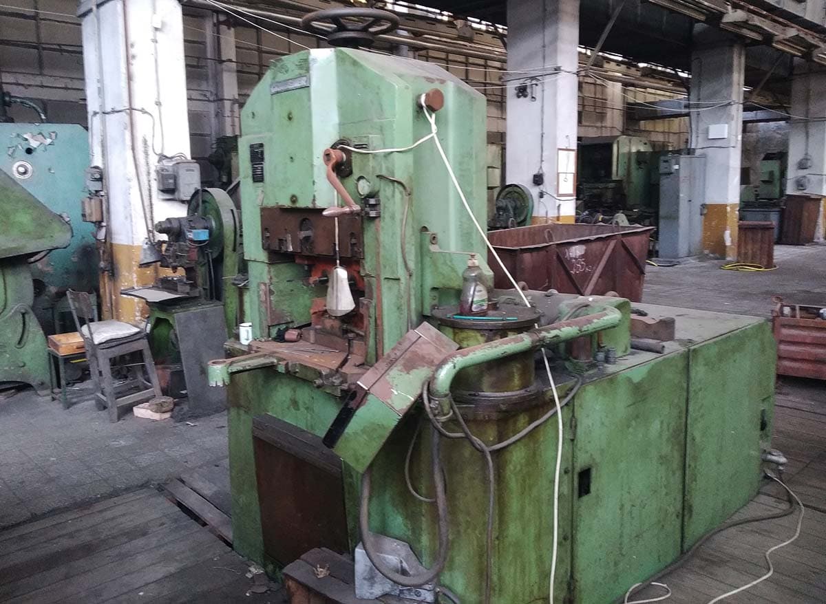 Presse à genouillère Grabener GK 600 - 600 tonne