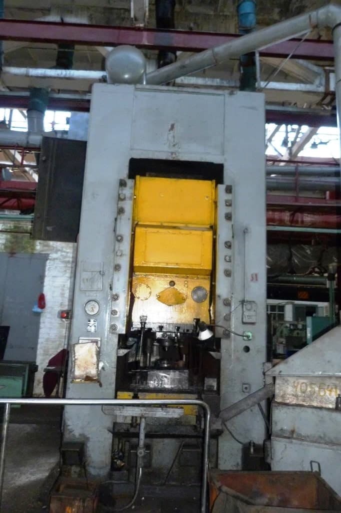 Presse de forgeage à froid Barnaul K0036 - 400 tonne