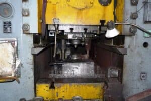 Presse de forgeage à froid Barnaul K0036 - 400 tonne (Photo 1)