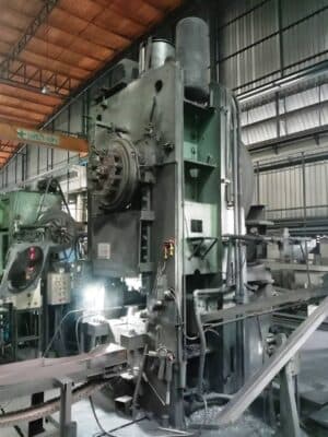 Presse de forgeage à chaud Smeral LZK 1600 P - 1600 tonne (Photo 1)