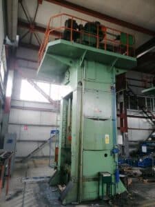 Presse d'ébavurage TMP Voronezh K2538 - 630 tonne (Photo 4)