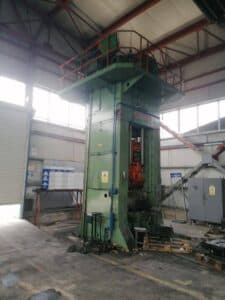 Presse d'ébavurage TMP Voronezh K2538 - 630 tonne (Photo 10)