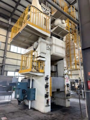 Presse de forgeage à froid Chin Fong KP-1000 - 1000 tonne (Photo 2)