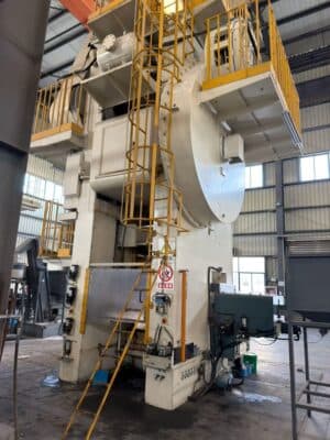 Presse de forgeage à froid Chin Fong KP-1000 - 1000 tonne (Photo 1)