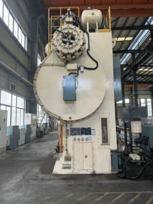 Presse de forgeage à froid Chin Fong KP-650 - 650 tonne (Photo 7)