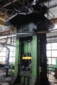 Presse d'ébavurage TMP Voronezh K9538 - 630 tonne (Photo 1)