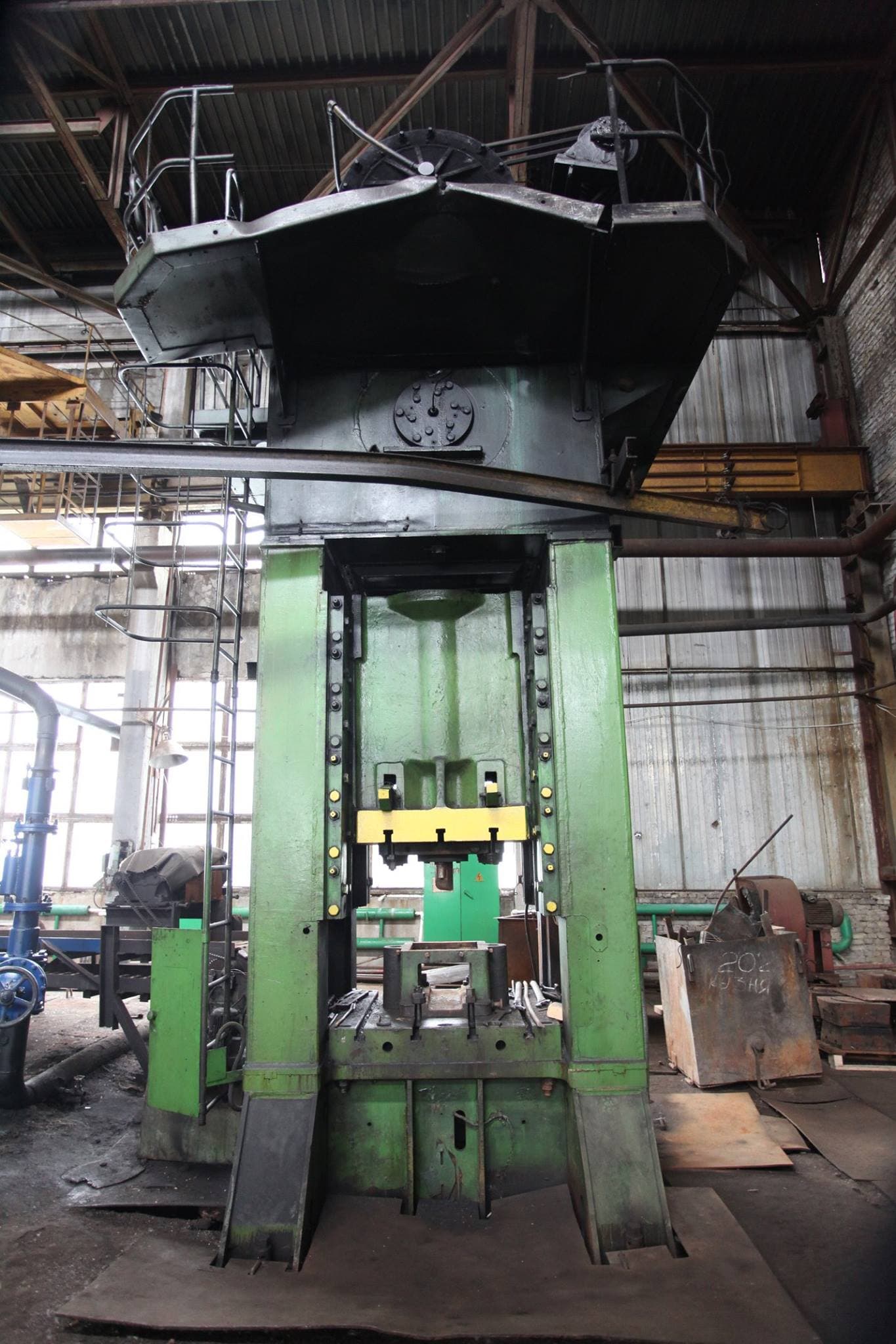 Presse d'ébavurage TMP Voronezh K9538 - 630 tonne