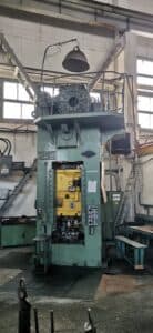 Presse d'ébavurage TMP Voronezh KA2534 - 250 tonne (Photo 16)