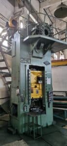 Presse d'ébavurage TMP Voronezh KA2534 - 250 tonne ID: 75592