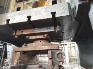 Presse d'ébavurage TMP Voronezh K9538 - 630 tonne (Photo 1)