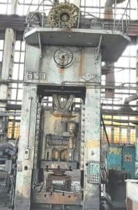 Presse d'ébavurage TMP Voronezh K9538 - 630 tonne (Photo 3)