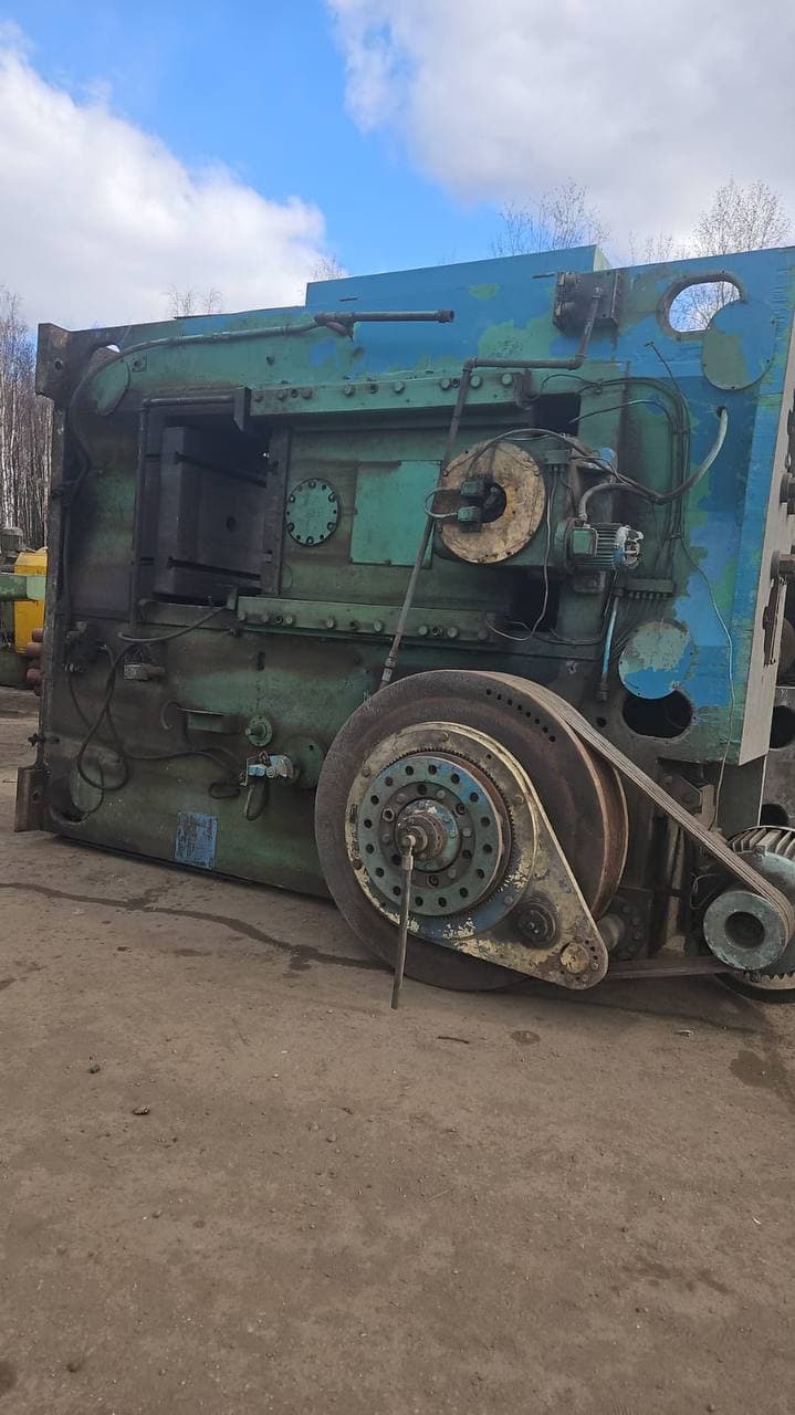 Presse à genouillère Barnaul KB8340 - 1000 tonne