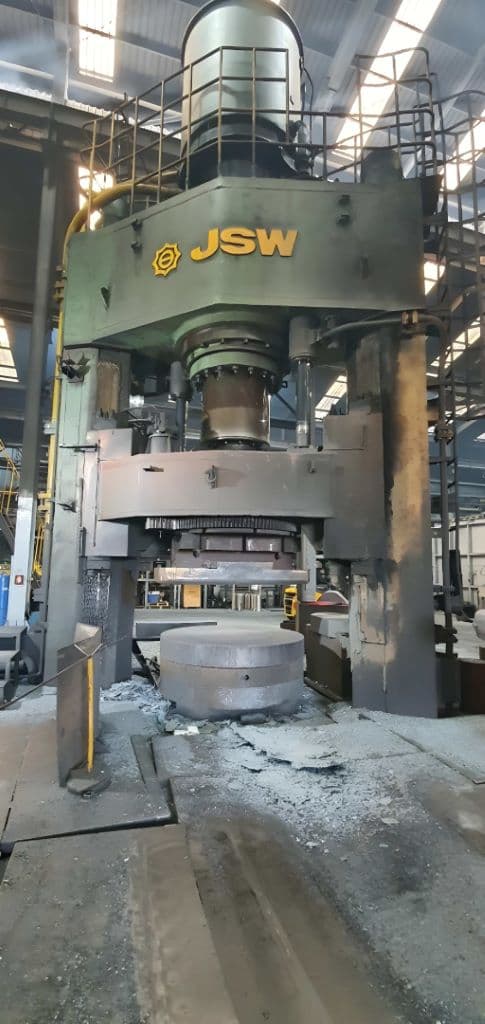 Presse de forgeage en matrice ouverte JSW 2500 MT - 2500 tonne