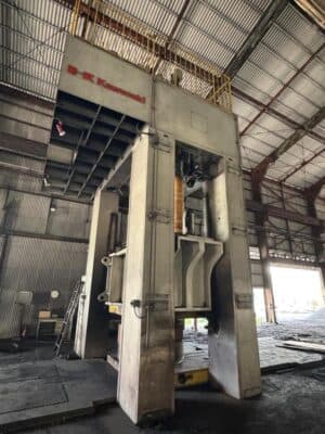 Presse de forgeage en matrice ouverte Kawasaki 2000 MT - 2000 tonne (Photo 6)