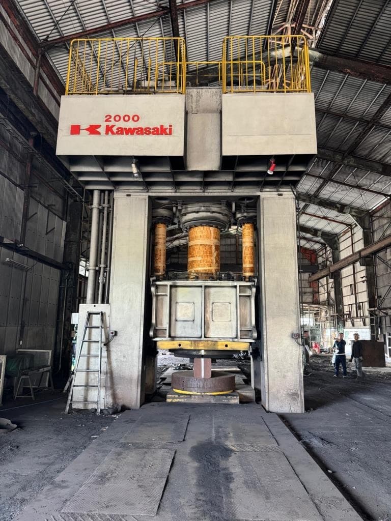 Presse de forgeage en matrice ouverte Kawasaki 2000 MT - 2000 tonne