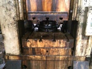 Presse d'ébavurage Erfurt PKZe 500 - 500 tonne (Photo 3)