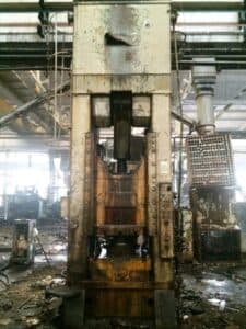 Presse d'ébavurage Erfurt PKZe 500 - 500 tonne (Photo 6)