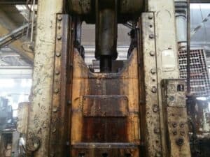 Presse d'ébavurage Erfurt PKZe 500 - 500 tonne ID: S84337