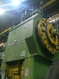 Presse d'ébavurage TMP Voronezh KA9033 - 200 tonne (Photo 4)
