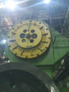 Presse d'ébavurage TMP Voronezh KA9033 - 200 tonne (Photo 5)