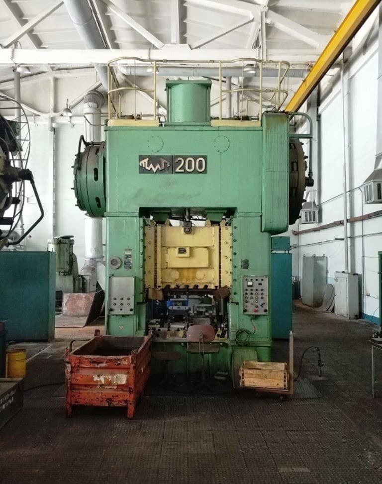 Presse d'ébavurage TMP Voronezh KA9033 - 200 tonne