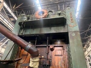 Presse d'estampage TMP Voronezh K3546 - 4000 tonne (Photo 4)