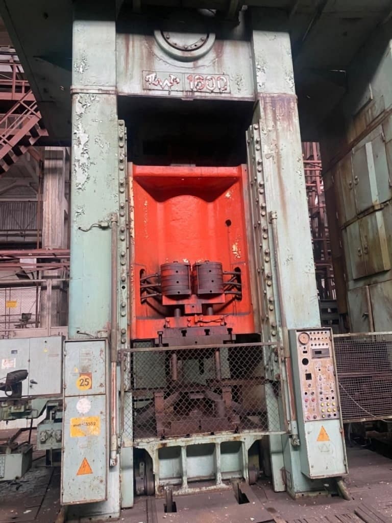Presse d'ébavurage TMP Voronezh K04.150.242 - 1600 tonne
