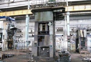 Presse d'ébavurage TMP Voronezh KG2540 - 1000 tonne (Photo 4)