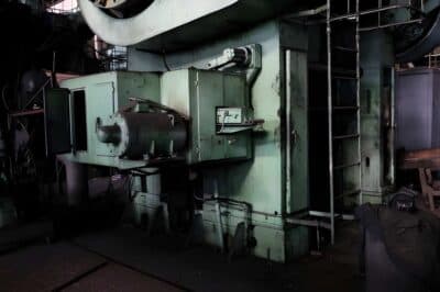 Presse de forgeage à chaud TMP Voronezh AKKD8044 - 2500 tonne (Photo 2)